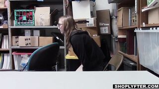 LP Officer tearing up that tight pussy