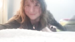 Watch me masturbate my cunt for 10 minutes straight ;)