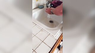 He fucks a BBW milf after helping her out