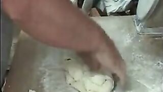 La boulangere salope de mere en fille