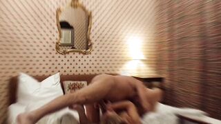 Selena's posing and sex games in bed