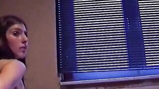 Sunny verpasst ihrem Freund einen sehr dicken Cumshot