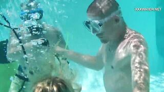 David fucks Samantha underwater hardcore