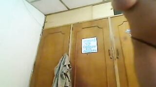 Latina shaking her ass