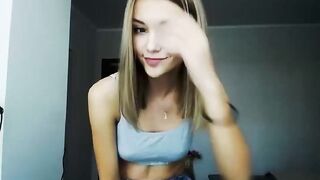 Hot girl with a perfect ass is masturbating on webcam | full version - webcumgirls.com