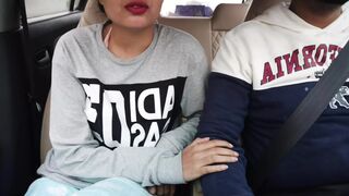 Indian Chalti car may Gf Ki utarwaye kapde Ningi krke khub Gabardast chudai Ki in hindi Audio Hornycouple149