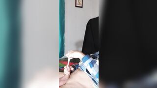 How to fuck your cock hole with a toothbrush!