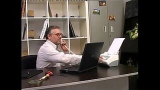 A dirty young slut makes sex with older for money