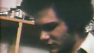 Strange Family (1977)