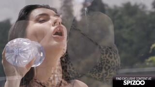 Curvy Bombshell Honey Demon Intense Pussy Drilling