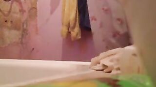 Mom pissing