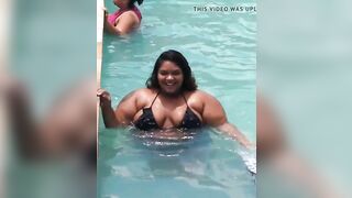 GORDA IMENSA E DELICIOSA SAINDO DA PISCINA BBW