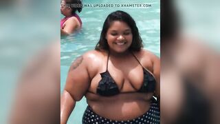 GORDA IMENSA E DELICIOSA SAINDO DA PISCINA BBW