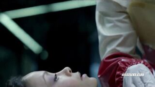Thandie Newton and Angela Sarafyan in Westworld - s01e07