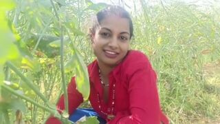 Cheating the sister-in-law working on the farm by luring money In hindi voice