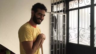 My neighbor invites me to drink coffee and I end up fucking her - Porn in Spanish