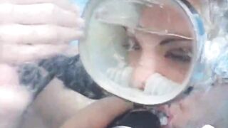 Scuba girl gets cumshot in mask