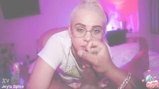JEYLA SPICE FUCKS AND SUCKS HER STUDY BUDDY FOR FACIAL