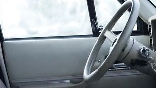 bonne baise dans la voiture avec Lea chopee sur amitiecaline