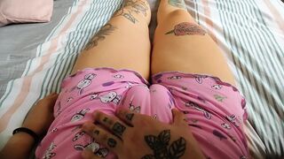 OMG her camel toe is so AMAZING!