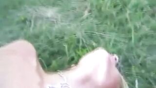sexy Amateurin draussen gefickt
