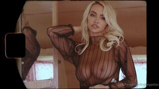 Lindsey Pelass’ Big tits