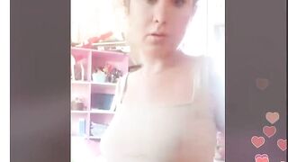 Turkish girl shows ass