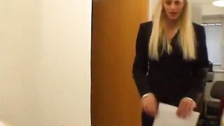 Vorstellungsgespräch mit heißer deutscher Milf
