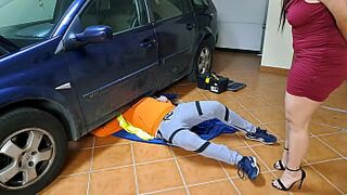 Horny wife receives internal cumshot from the mechanic