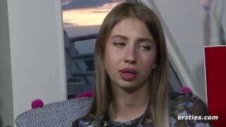 Stunning Ellie Fingers Herself to Orgasm