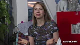Stunning Ellie Fingers Herself to Orgasm