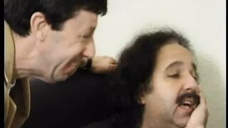 Den Sohn beim Sex mit der Nachbarin erwischt