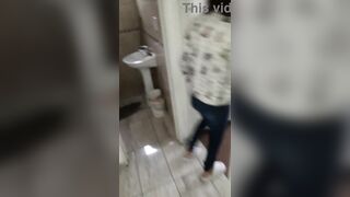 Una cogida rápida flaquita latina caliente