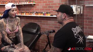 Behind the scenes for Amber Luke's new face tattoo