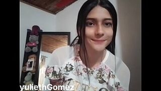 Feliz año nuevo sobrina! Sobrina y tío se quedan solos en casa y follan hasta el amanecer