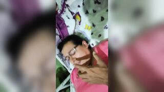 Me descubren masturbandome en mi cuarto