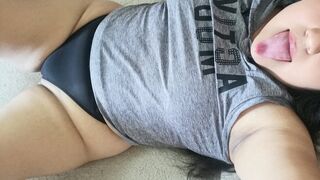 Excited I masturbate with my sister's toy