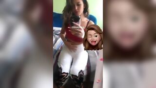 Melodi Azra instagramda costuruyor
