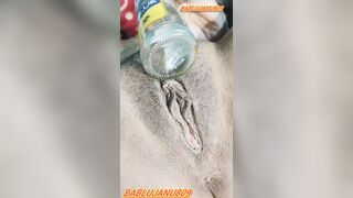 Pragati bhabhi ko Lund nahi mila to botel se pani nikala
