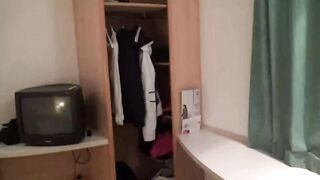 Berliner Bumsdate vor dem Schrank geknallt