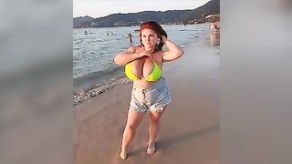 Videoclip - Wide Hips 12