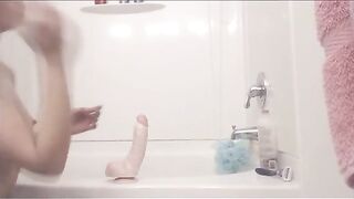Hot slut performs super hot dildo riding show