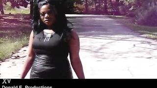 Kne Kne b. Walking