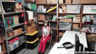 Shoplifter Angel Del Rey caught stealing