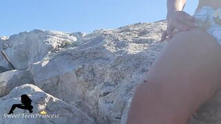 BRUNETTE PISSING AT THE BEACH AND TEASES HER BOYFRIEND WHILE TOUCH HER PUSSY