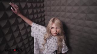 Amateur Boxxx - Psyche Ward Patient BRITT BLAIR gets Mesmerized & Fucked by Orderly