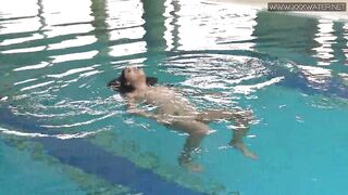 Lady Dee Czech teen sexy underwater