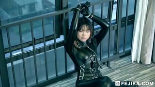 Fejira com Girl on leather single glove torture P2