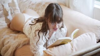 keeps thinking about her teacher while reading her book!!
