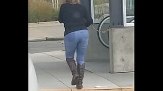 A Fan got video of MarieRocks out in public